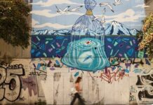 Γκραφίτι στη Θεσσαλονίκη με στόχο τον προβληματισμό για τα πλαστικά απορρίμματα