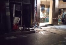 Αυτοκίνητο “καρφώθηκε” σε βενζινάδικο στη δυτική Θεσσαλονίκη, βίντεο