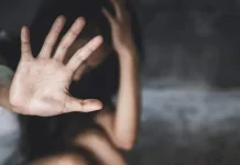 Θεσσαλονίκη: Μάνα και γιος εξέδιδαν και εκβίαζαν 22χρονη