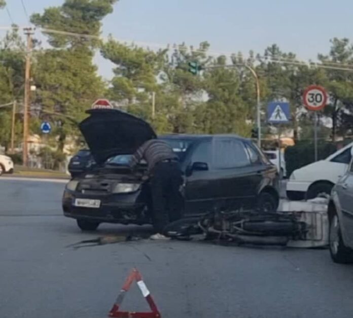 τρ