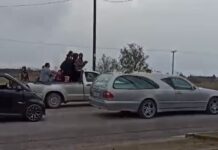 Θεσσαλονίκη: Ράγισαν καρδιές στην αυτοκινητοπομπή για την κηδεία του 16χρονου, βίντεο