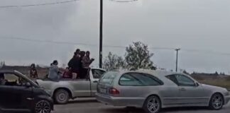 Θεσσαλονίκη: Ράγισαν καρδιές στην αυτοκινητοπομπή για την κηδεία του 16χρονου, βίντεο
