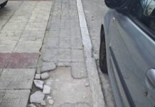 Άθλια τα πεζοδρόμια του Ωραιοκάστρου και ας δαπανήθηκαν 74.400 ευρώ, βίντεο