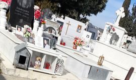 Ωραιόκαστρο: Δεν υπάρχει ούτε ένας κενός τάφος – Έκκληση απο την κοινότητα Νεοχωρούδας