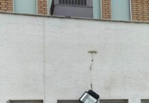 Ωραιόκαστρο: Ένα ακόμη επικίνδυνο – ρημαγμένο δημόσιο κτήριο