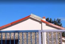 Ωραιόκαστρο: Σαν “ιπτάμενη λαιμητόμος” η σκεπή στο νεο-ανακαινισμένο δημοτικό, αξίας 480.550,90 ευρώ, βίντεο