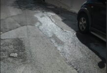 Ωραιόκαστρο: Βοθρολύματα αναβλύζουν κοντά σε σχολείο σε δρόμο της Νεοχωρούδας, (βίντεο)