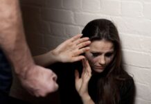 Θεσσαλονίκη: 40χρονη κατήγγειλε τον σύντροφό της ότι την ανάγκαζε να εκδίδεται και την κακοποιούσε – Συνελήφθη ο 42χρονος