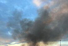 Ωραιόκαστρο: Φωτιά τώρα σε παράνομη χωματερή, βίντεο