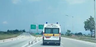 Θεσσαλονίκη: Γέφυρα ζωής για βρέφος 2 ωρών απο αστυνομικούς, βίντεο