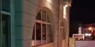 Δεν σταματούν τα κλιματιστικά ούτε το βράδυ στο δημαρχείο Ωραιοκάστρου, βίντεο