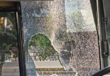 ΤΩΡΑ Ωραιόκαστρο: Επίθεση σε οδηγό των ΚΤΕΛ – Έσπασε το τζάμι με μπουνιά, βίντεο