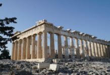 Τουρίστας έκλεψε μάρμαρα από την Ακρόπολη – Η μαρτυρία που τον «έκαψε»