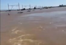 Με βάρκα την εθνική οδό μετά τα Τέμπη – Ασύλληπτο βίντεο