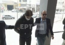 Θεσσαλονίκη: Στον Εισαγγελέα ο Νορβηγός που σκότωσε τον αστυνομικό- Πολίτες αφήνουν λουλούδια στη μνήμη του