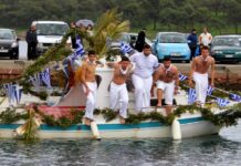 8 έθιμα των Θεοφανίων σε όλη την Ελλάδα