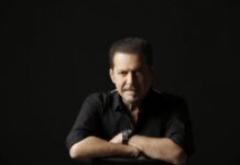 Πέθανε ο τραγουδιστής Χάρης Κωστόπουλος – Έχασε τη μάχη με τον καρκίνο
