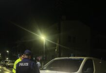 ΤΩΡΑ Ωραιόκαστρο ΠΡΟΣΟΧΗ Διαρροή πετρελαίου στο δρόμο