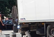 Θεσσαλονίκη: Κομφούζιο στην Αγία Σοφίας – Σφήνωσε νταλίκα, ΒΊΝΤΕΟ