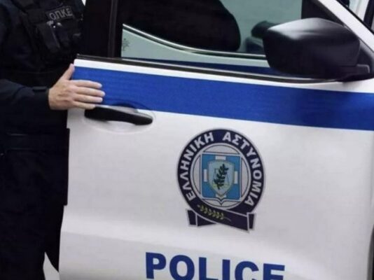 Θεσσαλονίκη: 50χρονος επιτέθηκε με συκοφαντικούς χαρακτηρισμούς σε αστυνομικούς και συνελήφθη