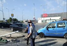 Θεσσαλονίκη: Υπερήλικας οδηγός έπεσε πάνω σε αστικό λεωφορείο, φωτο