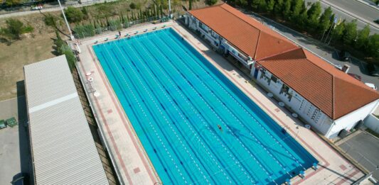 «Ανάσα» Δροσιάς Στο Ωραιόκαστρο: Δωρεάν Κολυμβητήριο Και Ανοιχτά ΚΑΠΗ Λόγω Καύσωνα