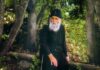 Άγιος Παΐσιος ο Αγιορείτης: Ο “Ασυρματιστής του Θεού” που Φώτισε τον 20ο Αιώνα