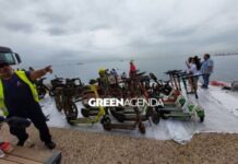Θεσσαλονίκη: Ψάρεψαν δεκάδες ηλεκτρικά πατίνια και ποδήλατα από τον Θερμαϊκό