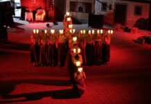 Καθηλωτική η παράσταση «Η φλόγα της μνήμης» που παρουσίασαν «Εστία Φιλαδελφέων» και Δ. Ωραιοκάστρου