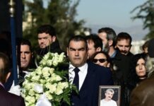 Δημήτρης Ήμελλος: Θλίψη στη κηδεία του ηθοποιού