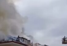 Φωτιά στη Καλλικράτεια – Σταμάτησε η παρέλαση, βίντεο