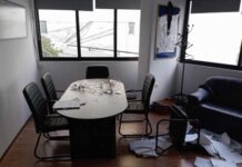 Θεσσαλονίκη: Βανδάλισαν το πολιτικό γραφείο του Φ. Παπά – Επίθεση και στο γραφείο του Θ. Καράογλου