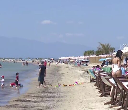 Κορυφώνεται η έξοδος των αδειούχων στα λιμάνια της Αττικής