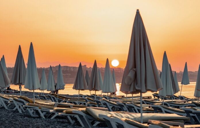 paralia thalassa kalokairi