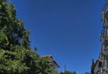Προσοχή! Πεσμένη Πινακίδα Σήμανσης στην Οδό Γαβρά στο Ωραιόκαστρο