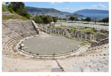 Το Αρχαίο Θέατρο της Αλικαρνασσού: Ένα Ταξίδι στην Ιστορία και την Αναστήλωση, του Πάρη Βορεόπουλου