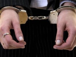 Σοκ στη Θεσσαλονίκη: 28χρονη σύναψε σχέση με 14χρονη χρησιμοποιώντας ψεύτικη ταυτότητα – Δικογραφία για παιδική πορνογραφία