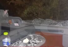 Ωραιόκαστρο: Επίθεση σε τουριστικό λεωφορείο – 3 τραυματίες & 2 προσαγωγές, βίντεο