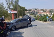 Τροχαίο τώρα στο Ωραιόκαστρο – Εμπλεκόμενα 2 ΙΧ και μια μηχανή
