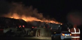 Μεγάλη Φωτιά σε Αποθήκη Ανακύκλωσης στα Διαβατά Θεσσαλονίκης