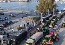 Κλιμάκωση Αγροτικών Κινητοποιήσεων: Αποκλεισμός Λιμανιού Βόλου και Κατάληψη Γέφυρας Ρίου-Αντιρρίου