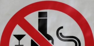 Τέλος εποχής για το αλκοόλ και το τσιγάρο στους ανήλικους: Έρχεται το ψηφιακό “μπλόκο” μέσω Wallet