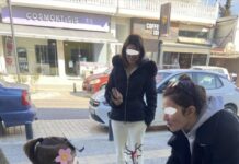 Ωραιόκαστρο: «Χελιδονίσματα» και παιδικές φωνές πλημμύρισαν την αγορά – Η άνοιξη ήρθε με κάλαντα και παράδοση