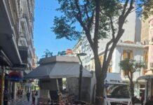 Φορτηγό παρέσυρε περίπτερο στο κέντρο της Θεσσαλονίκης,βίντεο