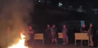 Ένταση στην Ιχθυόσκαλα Νέας Μηχανιώνας: Αλιείς έκλεισαν τον δρόμο για να εμποδίσουν τουρκικά φορτηγά με ψάρια, βίντεο