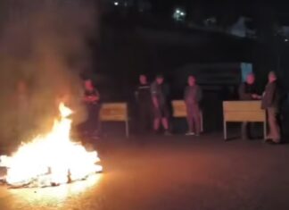 Ένταση στην Ιχθυόσκαλα Νέας Μηχανιώνας: Αλιείς έκλεισαν τον δρόμο για να εμποδίσουν τουρκικά φορτηγά με ψάρια, βίντεο